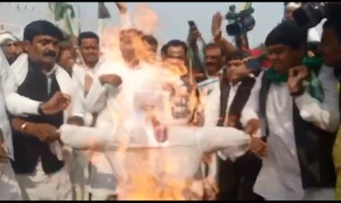 महंगाई के विरोध में राजद द्वारा प्रधानमंत्री का फूंका पुतला