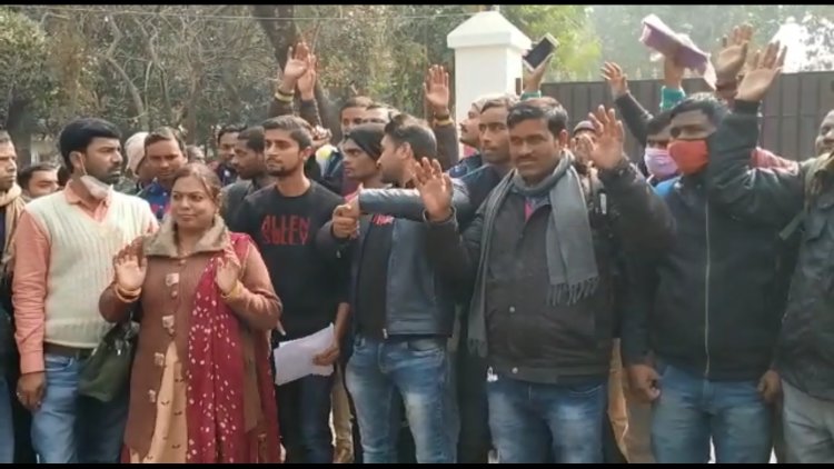 किसान भवन में कार्य कर रहे डाटा इन्ट्री ऑपरेटर ने वेतन मांग को लेकर उपमुख्यमंत्री से गुहार लगाईं |