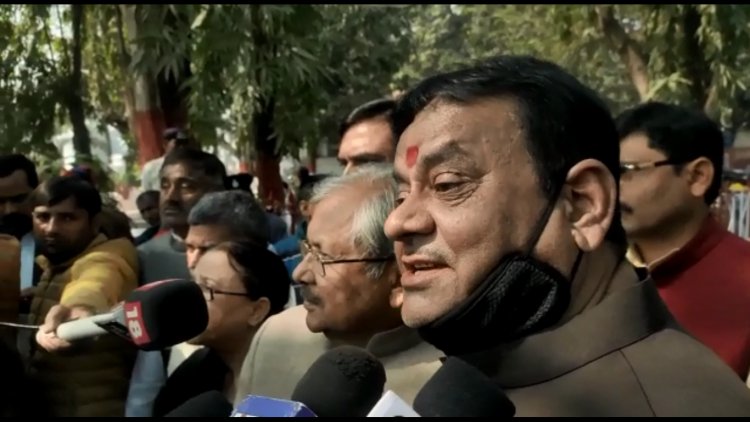 बिहार पुलिस की जांच पर विपक्ष ने अविश्वास जताते हुए रूपेश की हत्याकांड की जांच सीबीआई से कराने की मांग की है।