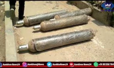 कबाड़ में ऑक्सीजन सिलेंडर- गर्दनीबाग स्वास्थ सेवा केंद्र परिसर में 1-2 नही लगभग 36 सिलेंडर  पाए गए ||