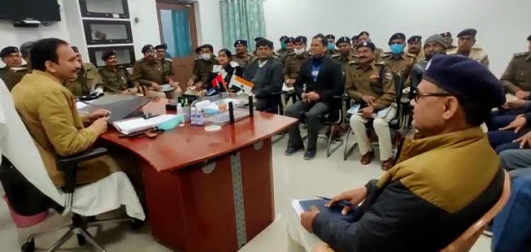 एसपी ने सभी थानाध्यक्ष को लॉक डाउन में छूट के बाद , बुलाई गई बैठक |