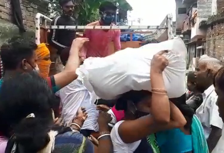 वैश्विक महामारी कोरोना काल में गरीबों की मदद के लिए कई समाज सेवक लगातार सामने आ रहे