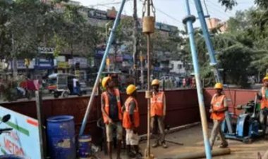 पटना  में  न्यू आईएसबीटी से मलाही पकड़ी में चल रहा  मेट्रो का काम