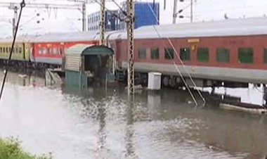 गंगा का जलस्तर बढ़ने से ट्रेन सेवा भी प्रभावित...