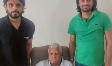 अपने हनुमान के जाने का गम भुला लालू से आशीर्वाद लेने पहुंचे तेजप्रताप