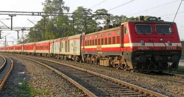 बिहार: राजधानी एक्सप्रेस  से गिरकर युवती की मौत
