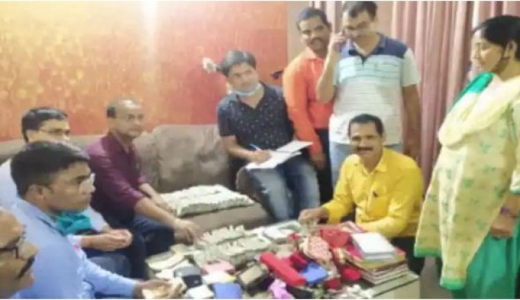 मुजफ्फरपुर के निलंबित DTO रजनीश लाल का बैंक लॉकर विजिलेंस ने खंगाला, 20 लाख के सोने-चांदी के जेवर मिले