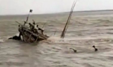छपरा में दर्दनाक हादसा, बालू लदी नाव गंगा में पलटी, 14 मजदूर लापता