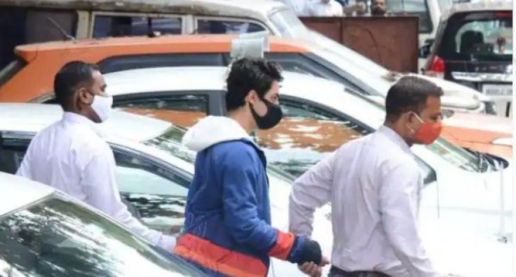 एक्ट्रेस से ड्रग्स को लेकर बात कर रहे थे  बेल पर सुनवाई से पहले एनसीबी ने कोर्ट को सौंपी चैट