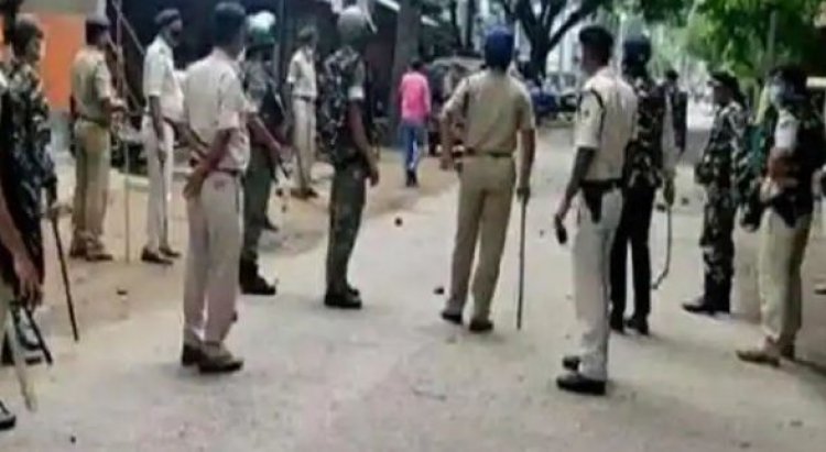 दुर्गा विसर्जन के दौरान भिड़ी पुलिस-पब्लिक