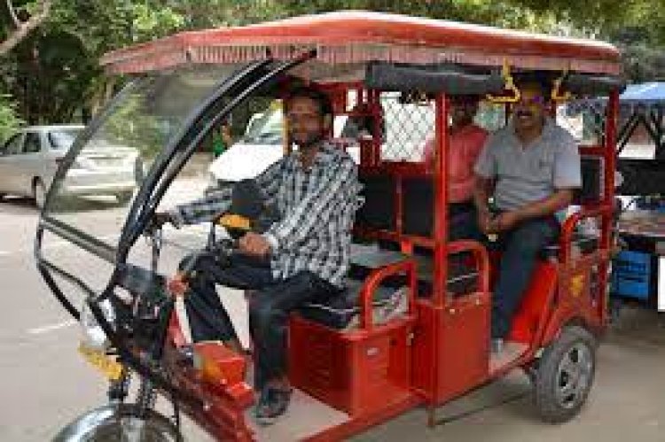 इलेक्ट्रॉनिक सिटी मेट्रो स्टेशन पर ई-रिक्शा सेवा हुई शुरू