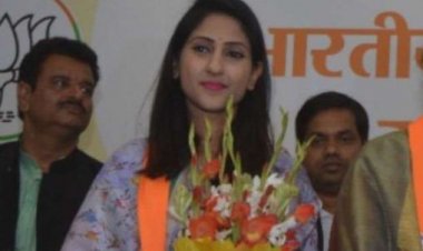 प‍िता अख‍िलेश की विरासत संभालने को राजनीति में हुई थी अदिति की एंट्री, जान‍िए कौन हैं अद‍ित‍ि स‍िंंह