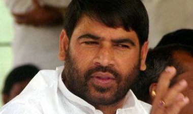 तेजस्वी यादव ने क्रिश्चियन लड़की से शादी करके तेजस्वी ने समाज के माथे पर कलंक लगाया है : साधु यादव