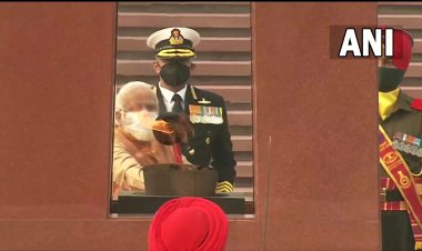 वार मेमोरियल पर नरेंद्र मोदी ने 1971 में हुए शहीद जवानों को दी श्रद्धांजलि