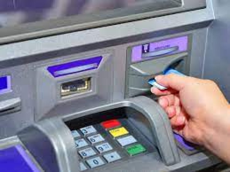 Debit Card फ्रॉड के नए तरीके इस्तेमाल कर रहे जालसाज, बचने के लिए इन सुझावों पर करें गौर