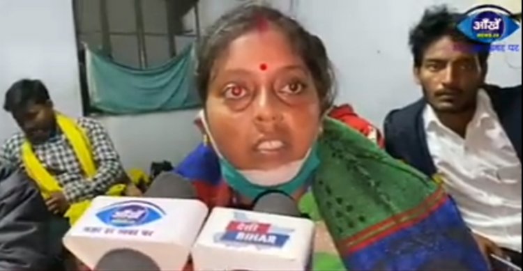 छलक पड़ा वार्ड सचिवों का दर्द: 'घुट-घुट के मरने से अच्छा है एक बार में मर जाती'