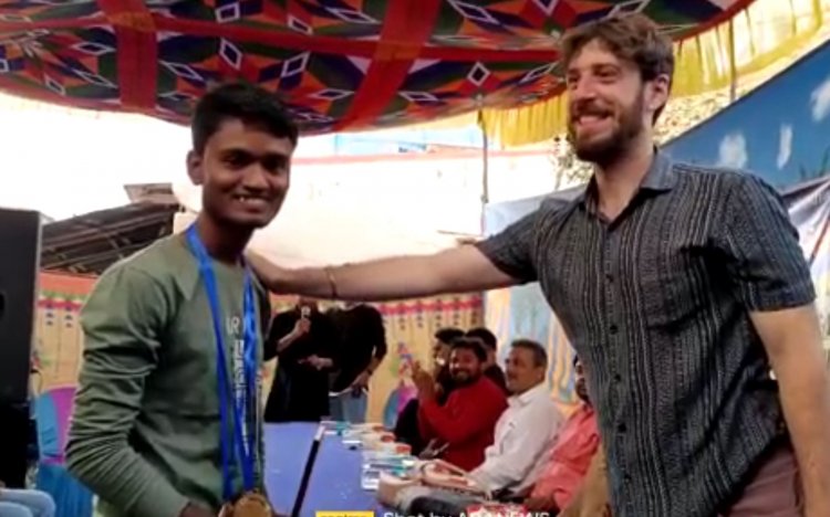 12 वी के नतीजे में इम्पीरियल कॉमर्स सेंटर के बच्चो ने किया उन्दा प्रदर्शन