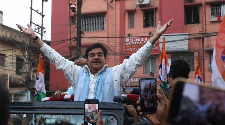 चार राज्यों की पांच सीटों पर मतदान जारी, बंगाल से शत्रुघ्न सिन्हा और बाबुल सुप्रियो भी मैदान में