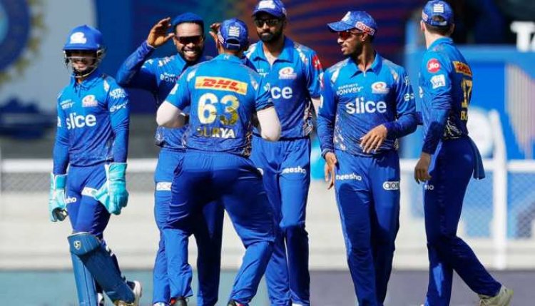 मुम्बई इंडियंस को लखनऊ सुपर जायंट्स ने 36 रनों से हरा कर प्लेऑफ में  जाने का सपना तोड़ा