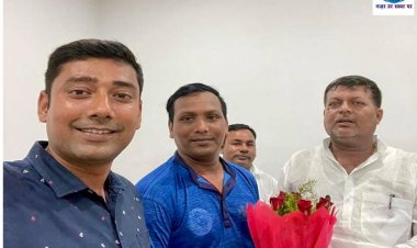 नए खेल मंत्री जितेंद्र कुमार राय से शिष्टाचारी मुलाकात की क्रिकेट खिलाड़ी रूपक कुमार ने 