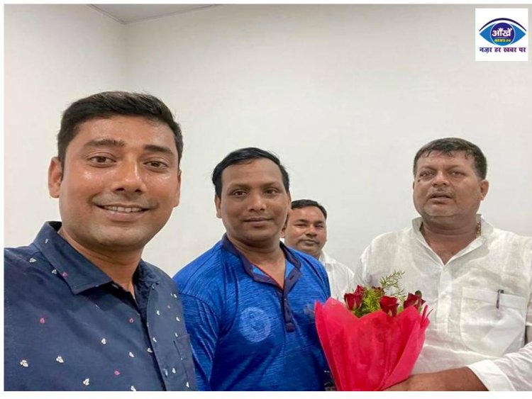 नए खेल मंत्री जितेंद्र कुमार राय से शिष्टाचारी मुलाकात की क्रिकेट खिलाड़ी रूपक कुमार ने 