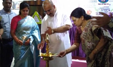 लोहिया नगर माउंट कार्मेल हाई स्कूल में शिक्षक दिवस की धूम ,बच्चो ने शिक्षकों को किया नमन
