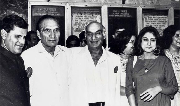 बॉलीवुड के मशहूर फिल्ममेकर यश चोपड़ा असली  रोमांस किंग रहे।   Yash Chopra Birthday... जन्म 27 सितंबर 1932 
