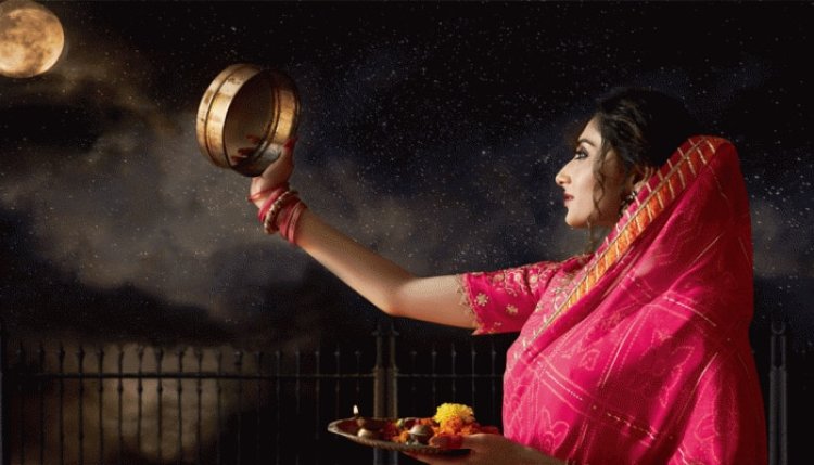 करवा चौथ  त्योहारों पर कुछ खास है दिखना ,  महिला को सजने-संवरने का बेहद शौक होता है फॉलो करे टिप्स ...