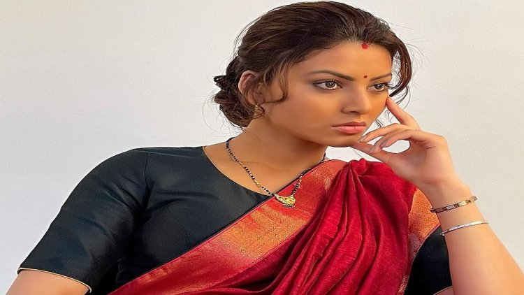 अदाकारा उर्वशी रौतेला बीते कुछ दिनों से  सोशल मीडिया पर सुर्खियां बटोर रही ... 