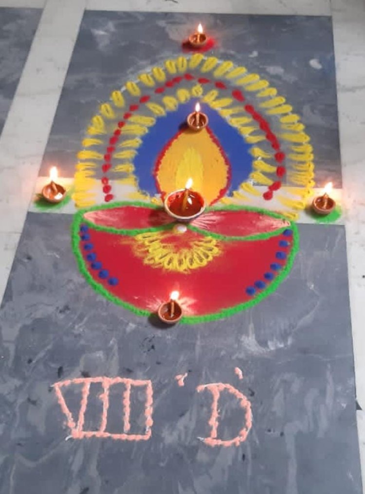 लोहिया नगर माउंट कार्मेल स्कूल में शुक्रवार को रंगोली व घरोंदा प्रतियोगिताओं का आयोजन किया गया।