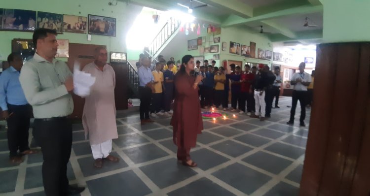 लोहिया नगर माउंट कार्मेल स्कूल में शुक्रवार को रंगोली व घरोंदा प्रतियोगिताओं का आयोजन किया गया।