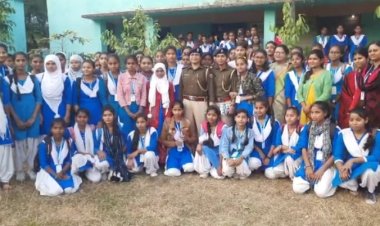 प्लस टू बालिका उच्च विद्यालय परिषद में महिला थाना के द्वारा महिला जागरूकता सेमिनार