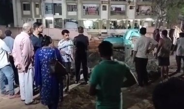 राजधानी के बुद्धा कॉलोनी में अपार्टमेंट की दीवार ढहने से इलाके में अफरा तफरी मच गयी