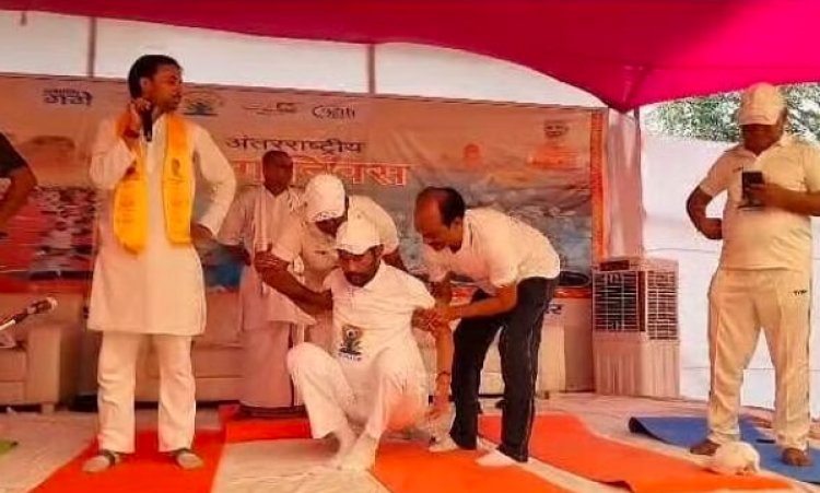 योग करते समय गिर पड़े केंद्रीय मंत्री वैशाली में तबीयत बिगड़ी, जाएंगे दिल्ली AIIMS