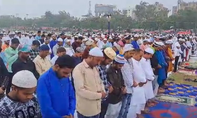 Eid-al-Adha 2023: पटना के गांधी मैदान में अदा की गई नमाज, अलर्ट मोड में जिला प्रशासन