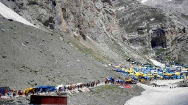 आज भी स्थगित की गई अमरनाथ यात्रा, शिविरों में फंसे हजारों तीर्थयात्री