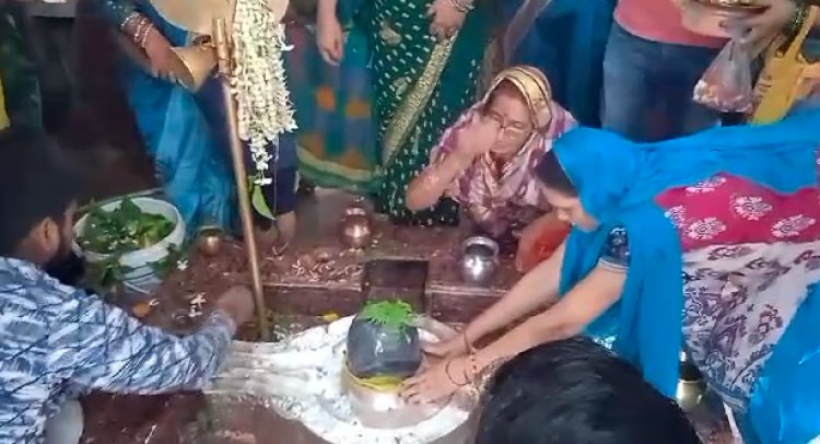 सावन की पहली सोमवारी पर मंदिरो में उमरी भक्तो का सैलाब 