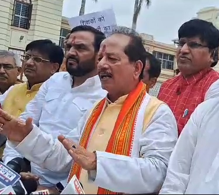 Vijay Sinha ने सरकार पर लगाया आरोप कहा सरकार सदन में विपक्ष को बोलने का मौका नहीं देती
