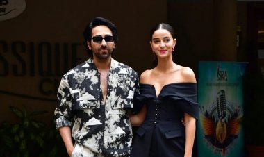 अनन्या पांडे ने शॉर्ट ड्रेस पहन किया Dream Girl 2 का प्रोमशन , आयुष्मान खुराना संग जमकर दिए पोज