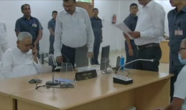CM नीतीश का जनता दरबार, शिकायत सुन मुख्यमंत्री ने सचिव को मामले के जांच के दिए आदेश 