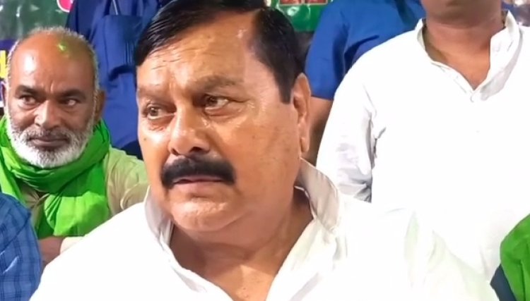 सुरेंद्र यादव ने दिया बड़ा बयान कहा हम I.N.D.I.A गठबंधन के लोग है हिलने वाले नहीं है 