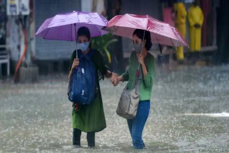 Weather Update: अगस्त माह में IMD ने इन राज्यों में जारी किया रेड अलर्ट, जानें मौसम का हाल  