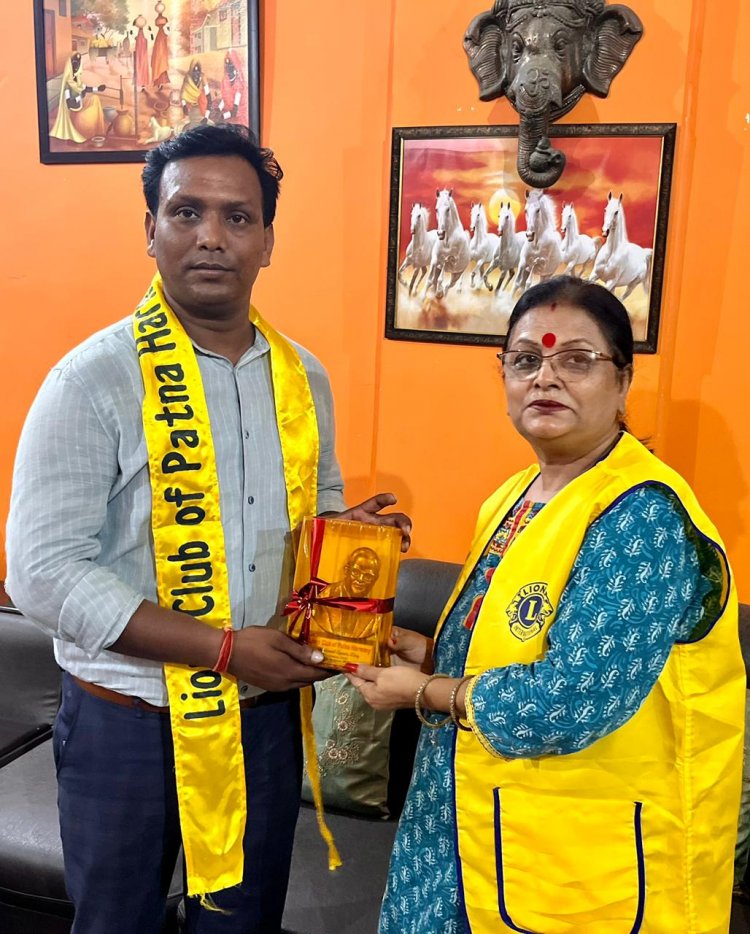 Lion's Club Of Patna Harmony के द्वारा रूपक कुमार को दिया गया आउटस्टैंडिंग स्पोर्ट्समैन का अवार्ड 