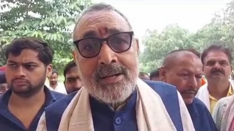 सनातन धर्म पर विवादस्पद बयान देने के विरोध में गिरिराज सिंह ने CM Nitish पर बोला हमला 