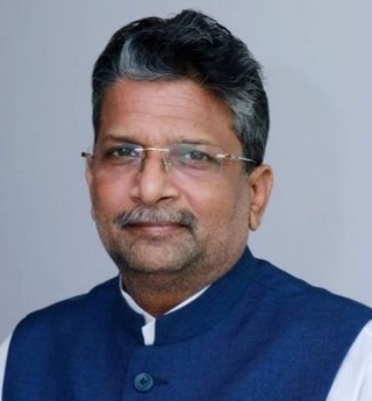 बिहार में  छुट्टी को लेकर के के पाठक और अलोक  मेहता हुए आमने सामने