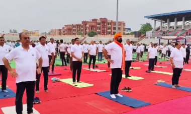 बिहार में पार्कों से लेकर घरों तक लोगों ने किया योग, मंत्री भी हुए शामिल