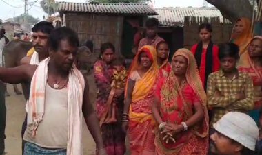 खगरिया में संतोष बांध पर बसे गांव के लोगों को नही रहने के लिए घर है ,न ही जमीन इनका दर्द समझने वाला भी कोई नही