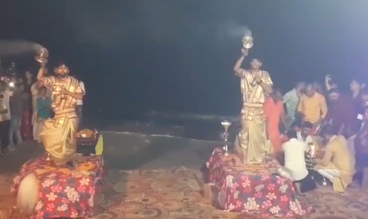 पटना सिटी के गंगा घाटों पर गंगा आरती का किया गया भव्य आयोजन 