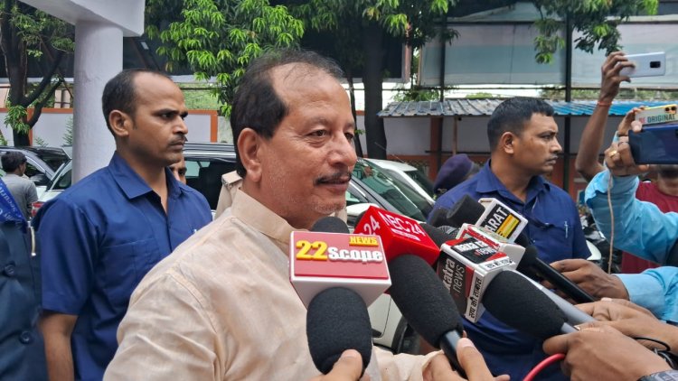 तेजश्वी यादव के बयान पर विजय सिन्हा का पलटवार कहा आप/राधिक घट/नाओ के बारे में जानकारी है तो सरकार को बताएं
