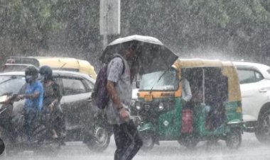Weather Update: यूपी-राजस्थान समेत 17 राज्यों में भारी बारिश का अ/लर्ट, उत्तराखंड में भूस्ख/लन से 4 की मौ/त